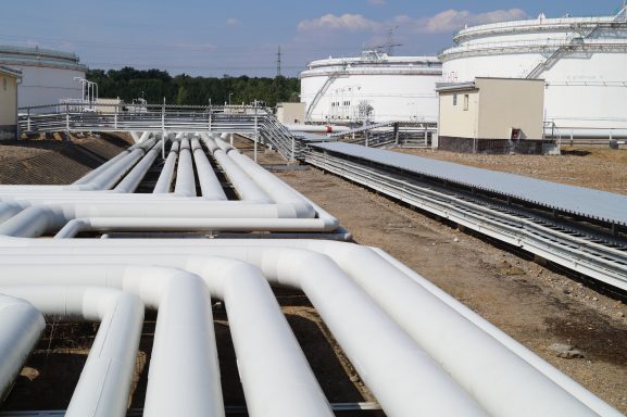 Česko má opět ropné rezervy na 90 dní